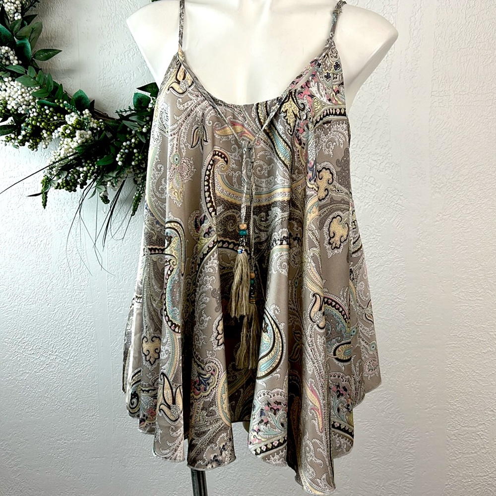 Coco & Carmen Floral Paisley Sleeveless Blouse